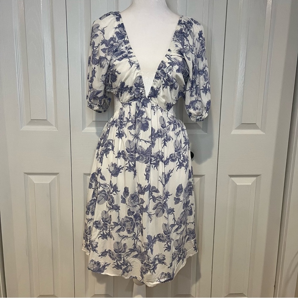 Bardot, Blue & White Floral Cutout Mini Dress Cotton, Size M EUC - Picture 5 of 16